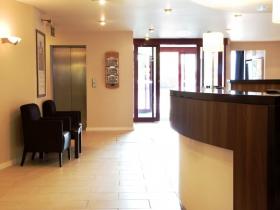 hotel-reception-1